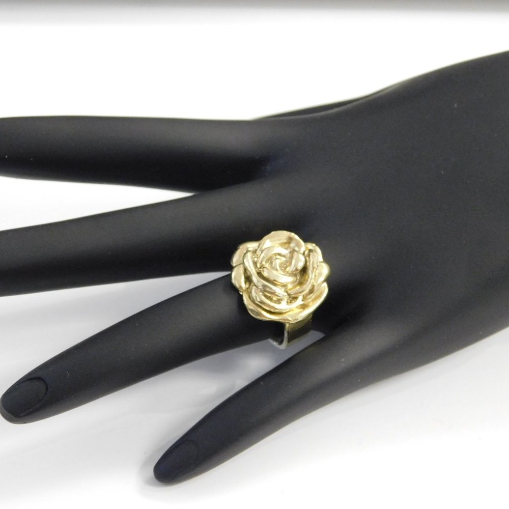 14k Solid Yellow Gold Medium Rose Ring!! - image 6